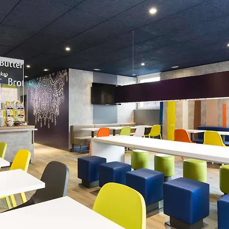 Ibis Budget Zurich Airport-3