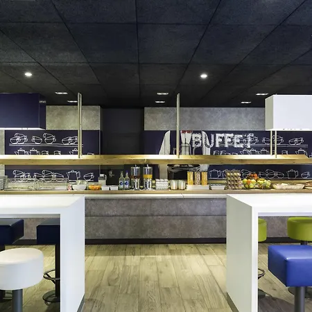 Ibis Budget Zurich Airport-3