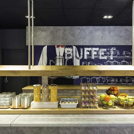 Ibis Budget Zurich Airport-3