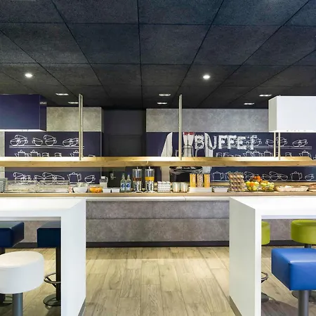 Ibis Budget Zurich Airport-3